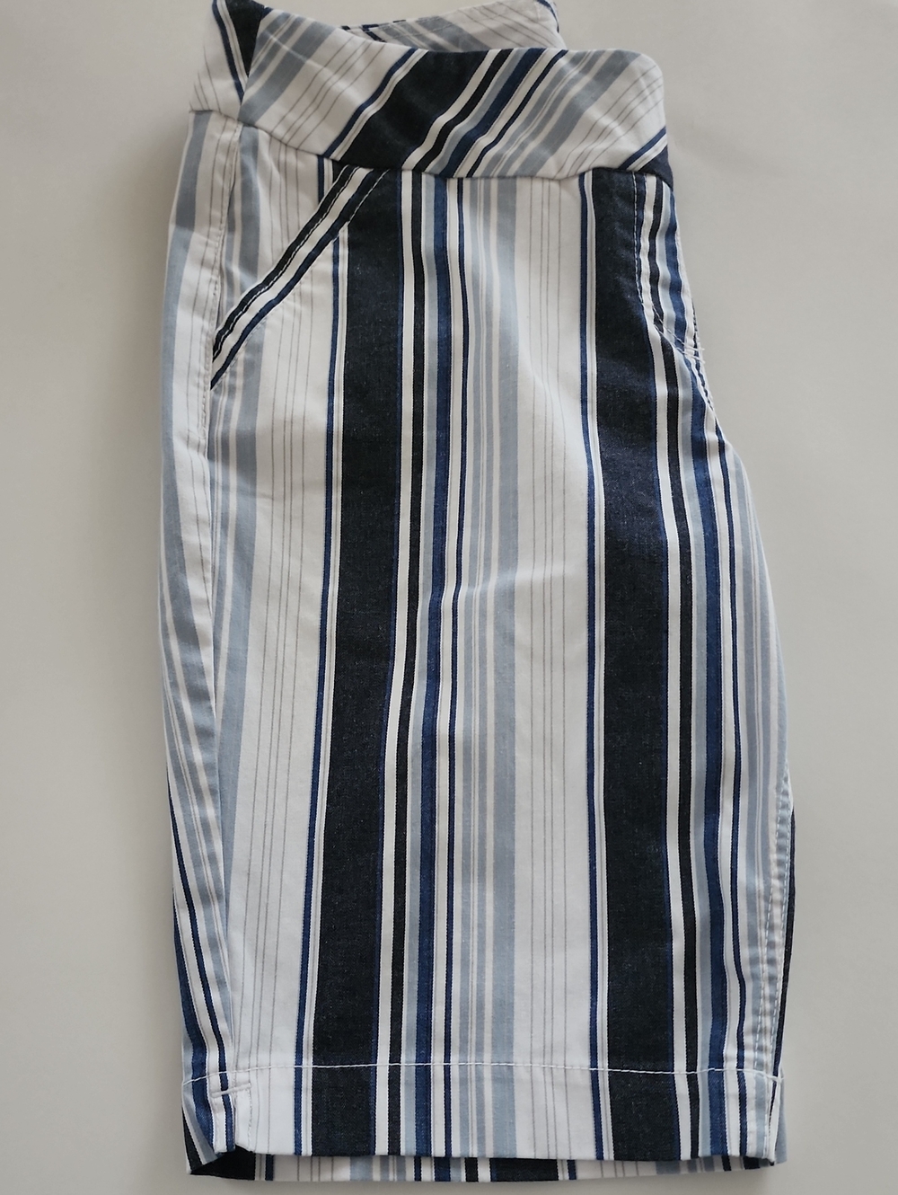 Westbound Navy, Light Blue and White Striped Bermuda Shorts Size 14